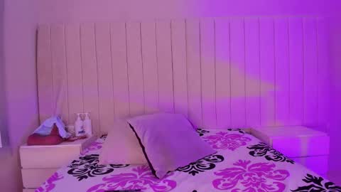 im olivia IG littleolivia01 online show from 10/22/25, 01:55