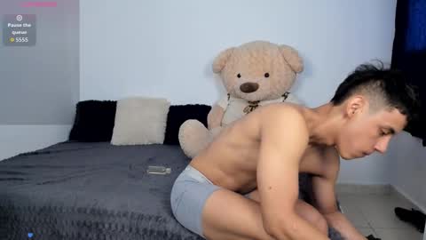 Snapshot of littleparker chatting on 12/20/25, 03:52 PARKER online show from 12/20/25, 03:52