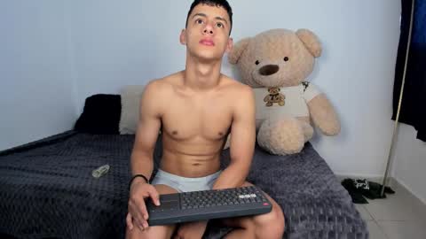 Snapshot of littleparker chatting on 12/21/25, 12:56 PARKER online show from 12/21/25, 12:56