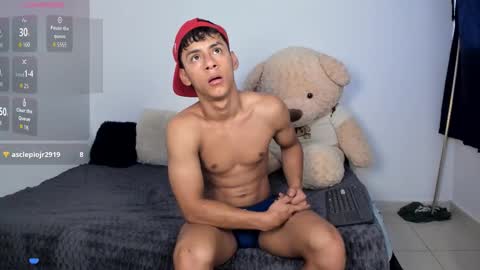 Snapshot of littleparker chatting on 02/12/26, 01:39 PARKER online show from 02/12/26, 01:39