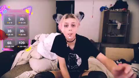 Snapshot of littlepinkcat chatting on 06/18/26, 04:55 Felix online show from 06/18/26, 04:55