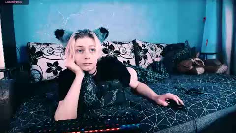 Snapshot of littlepinkcat chatting on 07/11/26, 02:14 Felix online show from 07/11/26, 02:14