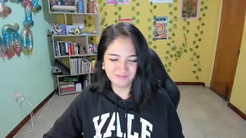 Mia  Wednesday to Sunday 730 am to 1030 am Colombian Hour D online show from 02/10/25, 12:50