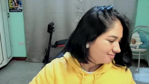 Mia  Wednesday to Sunday 730 am to 1030 am Colombian Hour D online show from 09/17/25, 04:25