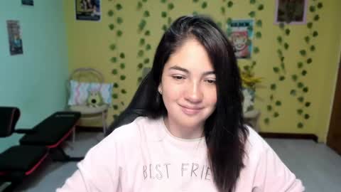 Snapshot of littleprety6969 chatting on 05/15/26, 05:14 Mia Wednesday to Sunday 730 am to 1030 am Colombian Hour D online show from 05/15/26, 05:14