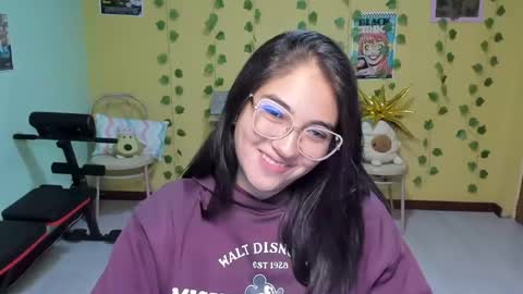 Snapshot of littleprety6969 chatting on 06/12/26, 05:28 Mia Wednesday to Sunday 730 am to 1030 am Colombian Hour D online show from 06/12/26, 05:28