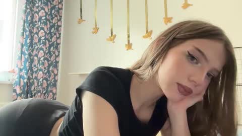 littleprincess3000 online show from 04/24/26, 09:23