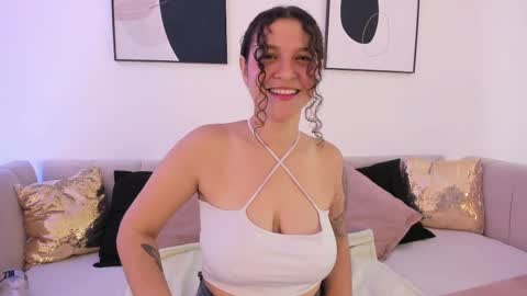 Snapshot of littlesoffi_gh chatting on 03/01/25, 12:01    online show from 03/01/25, 12:01