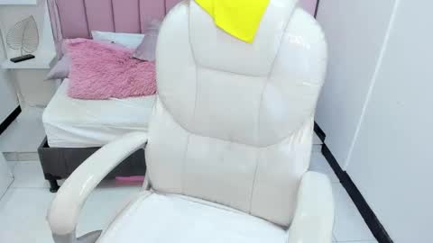  sofii  online show from 11/18/25, 09:41