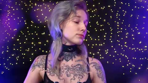 Niki  free tg channel with some photos gifs and info about streams  online show from 02/11/26, 02:55