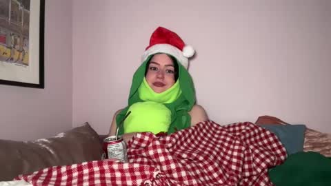 Snapshot of littlesugarpea chatting on 12/26/24, 02:22 Little Sugar Pea  online show from 12/26/24, 02:22