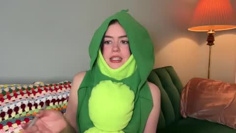 Snapshot of littlesugarpea chatting on 01/04/25, 03:50 Little Sugar Pea  online show from 01/04/25, 03:50