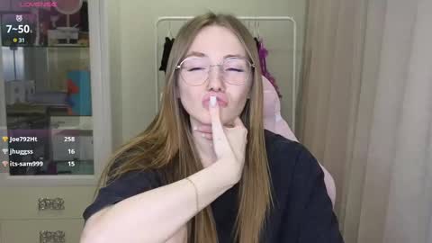 Eliana online show from 03/10/25, 02:05