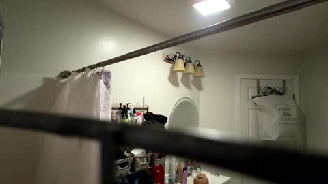 Nina online show from 10/04/25, 01:58