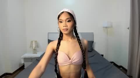 Snapshot of litzy_perez chatting on 06/14/26, 07:16 litzy_perez online show from 06/14/26, 07:16