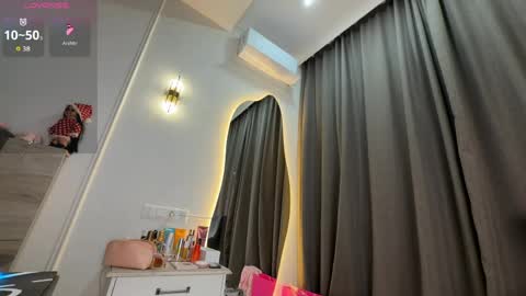 liuli_flower online show from 04/20/26, 10:22