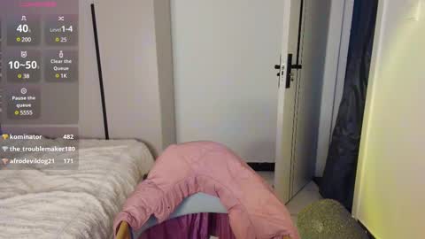 Snapshot of liunana chatting on 02/21/25, 10:28 nana online show from 02/21/25, 10:28