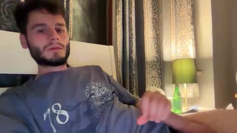 Snapshot of livefantesy4 chatting on 09/22/25, 10:01 livefantesy4 online show from 09/22/25, 10:01