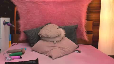 Livia and Lucy D online show from 02/01/26, 07:56