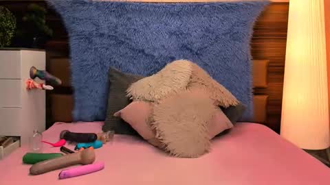 Livia and Lucy D online show from 02/12/26, 07:31