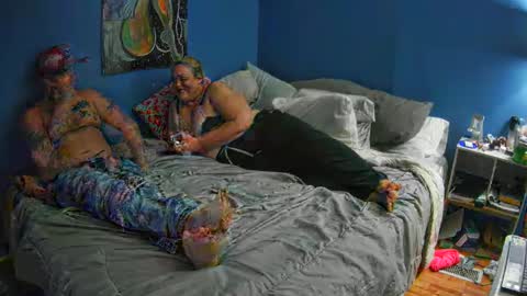 Snapshot of livingpuddle chatting on 10/10/25, 02:43 livingpuddle online show from 10/10/25, 02:43