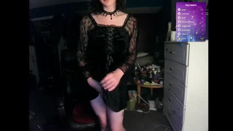 Snapshot of livolioyo chatting on 12/29/24, 04:48 Livolio online show from 12/29/24, 04:48