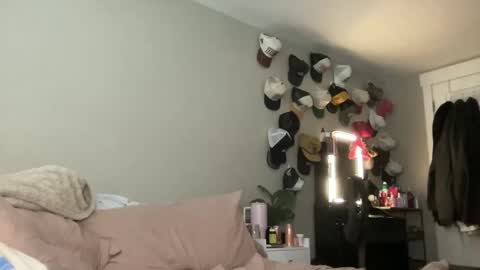 Livvy online show from 09/29/25, 03:17