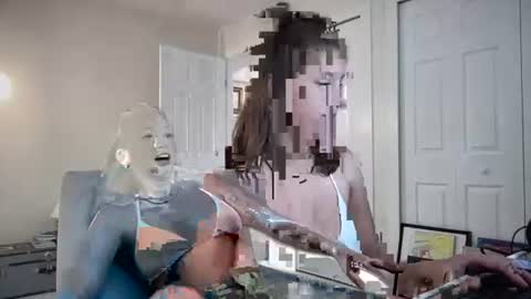 Snapshot of livvyybearxx chatting on 06/16/26, 07:27 liv online show from 06/16/26, 07:27