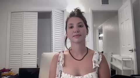 Snapshot of livvyybearxx chatting on 07/12/26, 04:25 liv online show from 07/12/26, 04:25