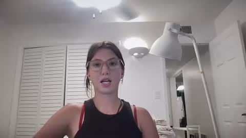 Snapshot of livvyybearxx chatting on 07/19/26, 12:36 liv online show from 07/19/26, 12:36