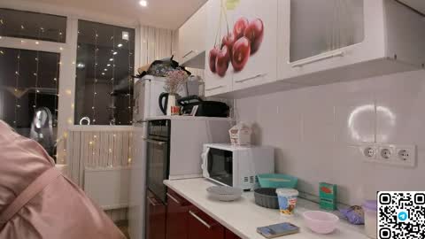 Snapshot of livyybosom chatting on 05/02/26, 06:13 My name is Livy Nice to meet you Thumbs up please its important online show from 05/02/26, 06:13