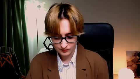 Snapshot of lixeluna chatting on 04/18/26, 06:39 LixeLuna online show from 04/18/26, 06:39