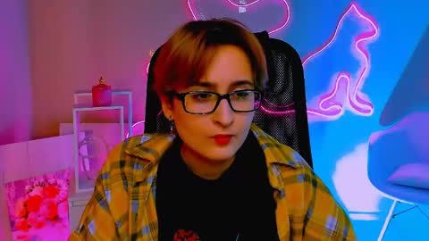 Snapshot of lixeluna chatting on 04/19/26, 06:24 LixeLuna online show from 04/19/26, 06:24
