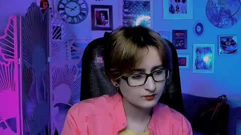 Snapshot of lixeluna chatting on 05/11/26, 06:19 LixeLuna online show from 05/11/26, 06:19