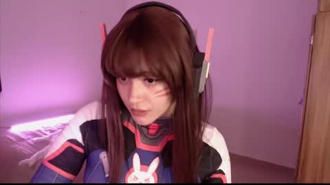 Elizabeth online show from 04/25/26, 01:08