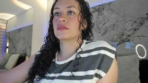 Snapshot of liz_holmes chatting on 11/07/25, 10:15 Liz online show from 11/07/25, 10:15