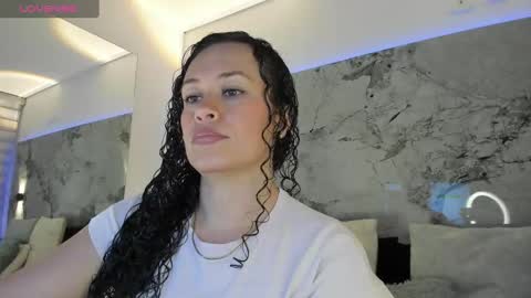 Snapshot of liz_holmes chatting on 11/18/25, 10:41 Liz online show from 11/18/25, 10:41