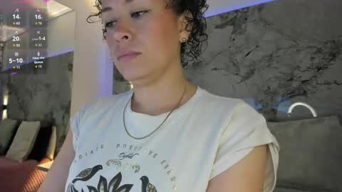 Snapshot of liz_holmes chatting on 11/28/25, 10:40 Liz online show from 11/28/25, 10:40