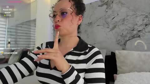 Snapshot of liz_holmes chatting on 12/19/25, 04:03 Liz online show from 12/19/25, 04:03