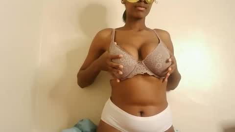 liz_lovie online show from 05/13/26, 06:05