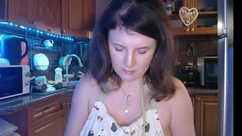 Snapshot of lizacakes chatting on 12/17/24, 11:39 LizaCakes online show from 12/17/24, 11:39