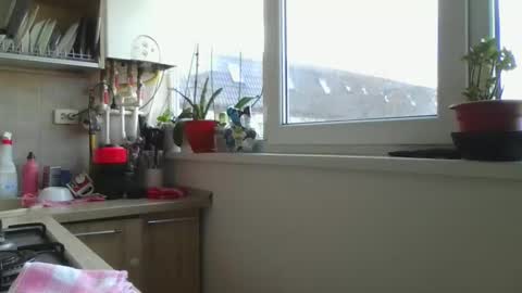 Liza online show from 12/17/24, 12:22