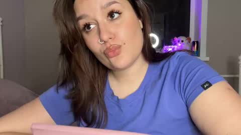 lizamartina online show from 11/05/25, 07:25