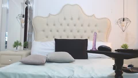 lizANDjuan online show from 02/24/25, 09:52