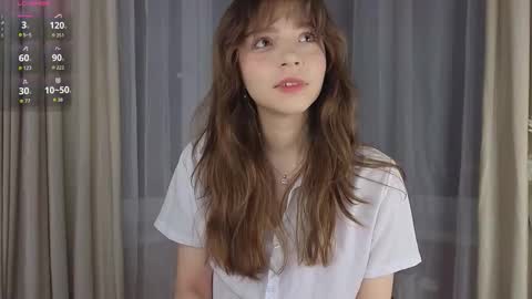 Snapshot of lizbethbiers chatting on 12/15/25, 03:11 Hello there im Amelia Im new here Lets have fun online show from 12/15/25, 03:11