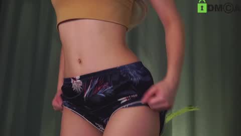 Snapshot of lizbethcoll chatting on 12/28/24, 11:26 Sunnheart online show from 12/28/24, 11:26