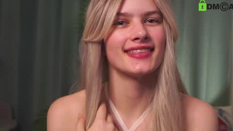 Snapshot of lizbethcoll chatting on 01/31/25, 10:21 Sunnheart online show from 01/31/25, 10:21