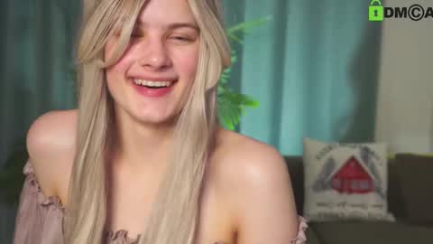 Snapshot of lizbethcoll chatting on 02/10/25, 10:30 Sunnheart online show from 02/10/25, 10:30