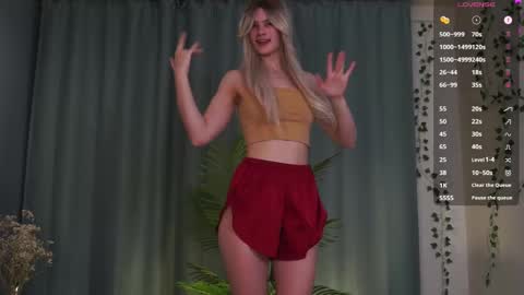 Snapshot of lizbethcoll chatting on 03/02/25, 12:20 Sunnheart online show from 03/02/25, 12:20