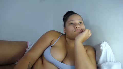 Snapshot of lize_lisha chatting on 10/10/25, 11:37 lizze online show from 10/10/25, 11:37